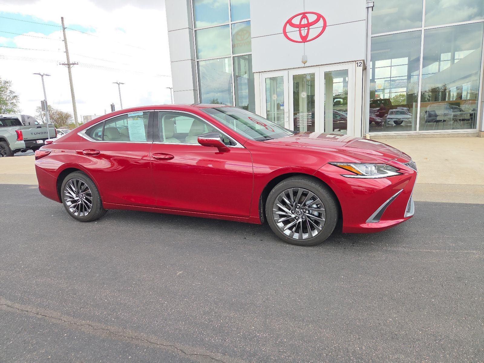 used 2025 Lexus ES car, priced at $51,587