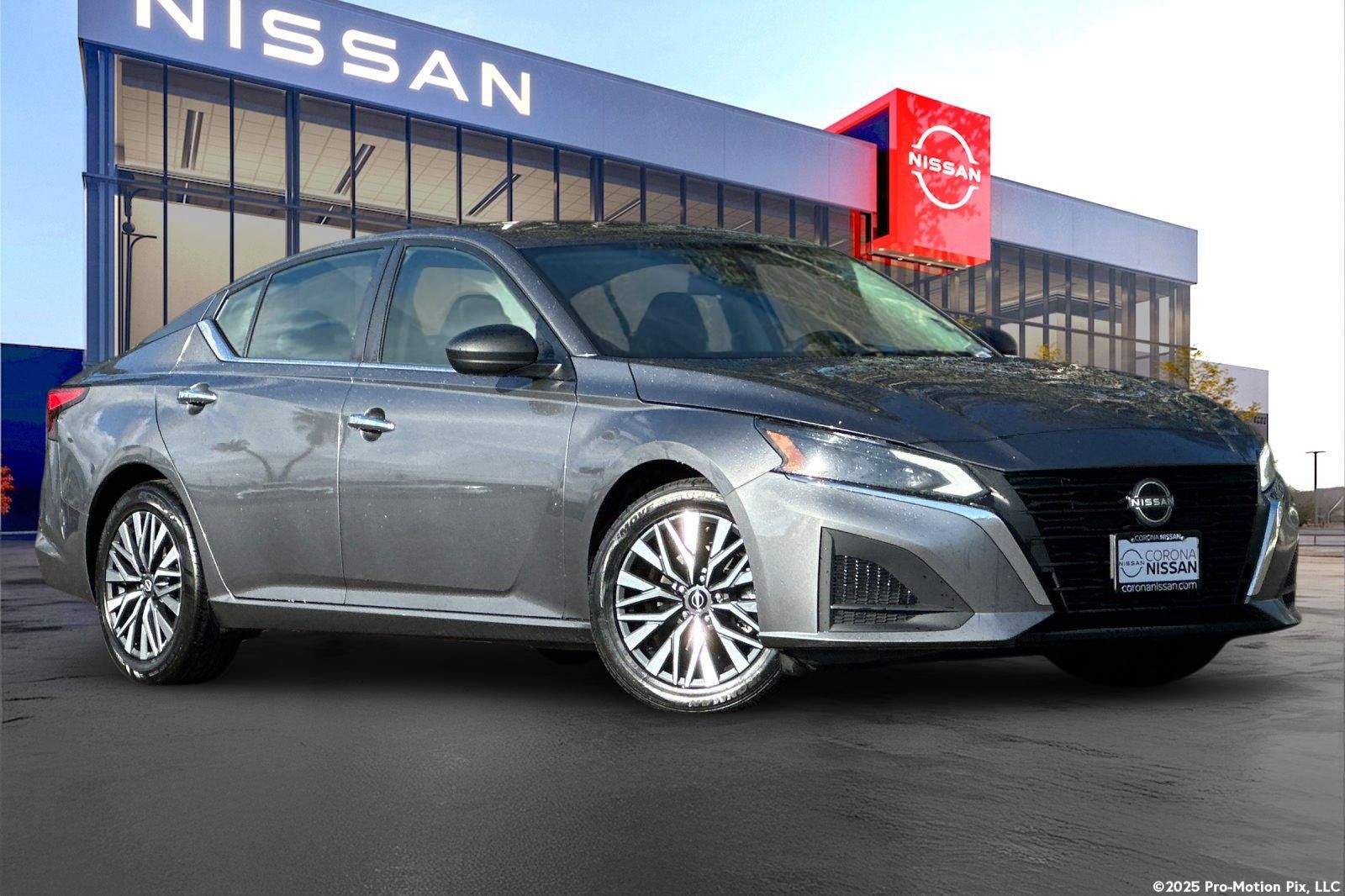 Gray (Gun Metallic) 2024 Nissan Altima 2.5 SV FWD Sedan Front-Wheel Drive Continuously Variable Transmission