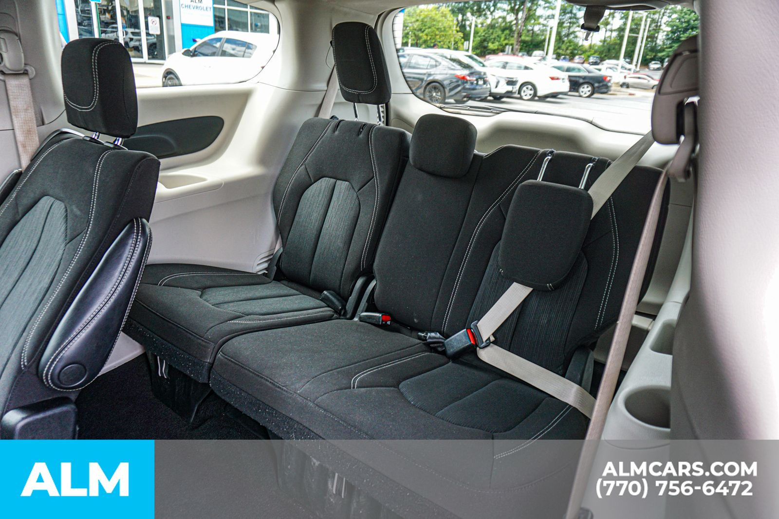 Used 2023 Silver Chrysler LX image 22