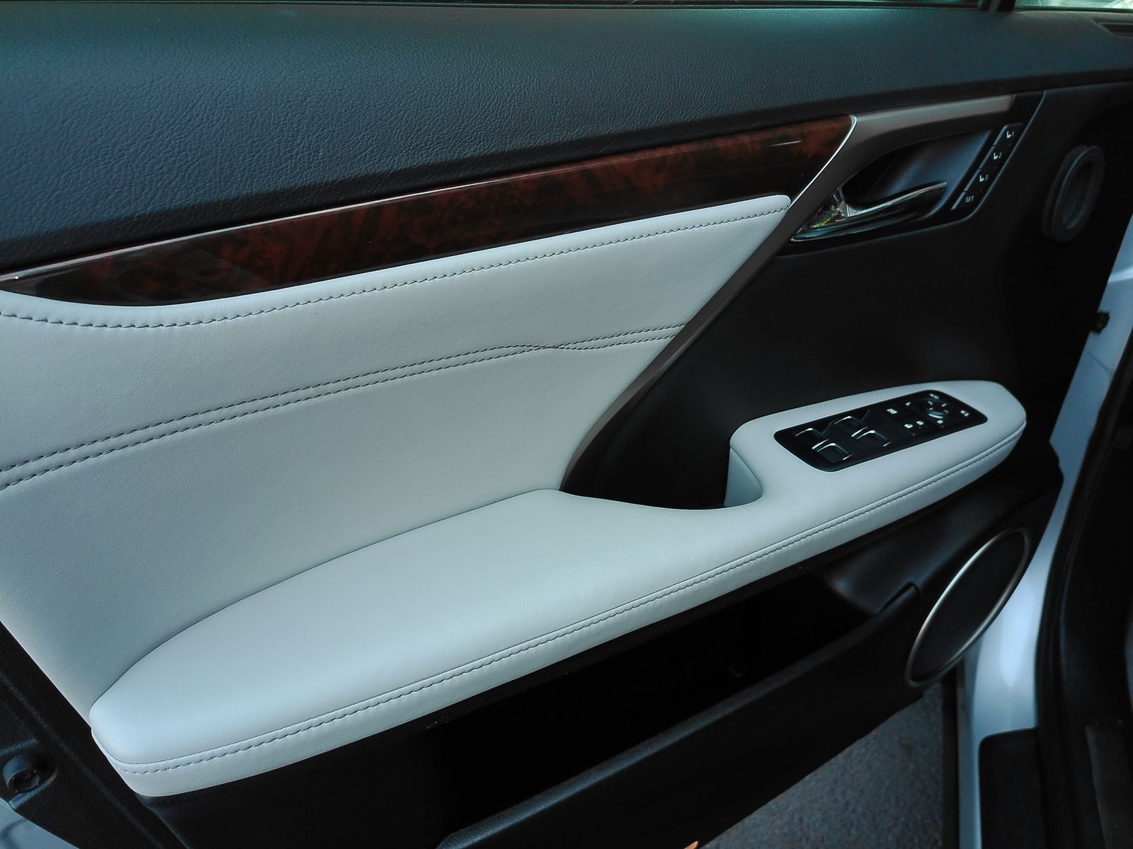 Used 2017 Silver Lexus 350 image 32
