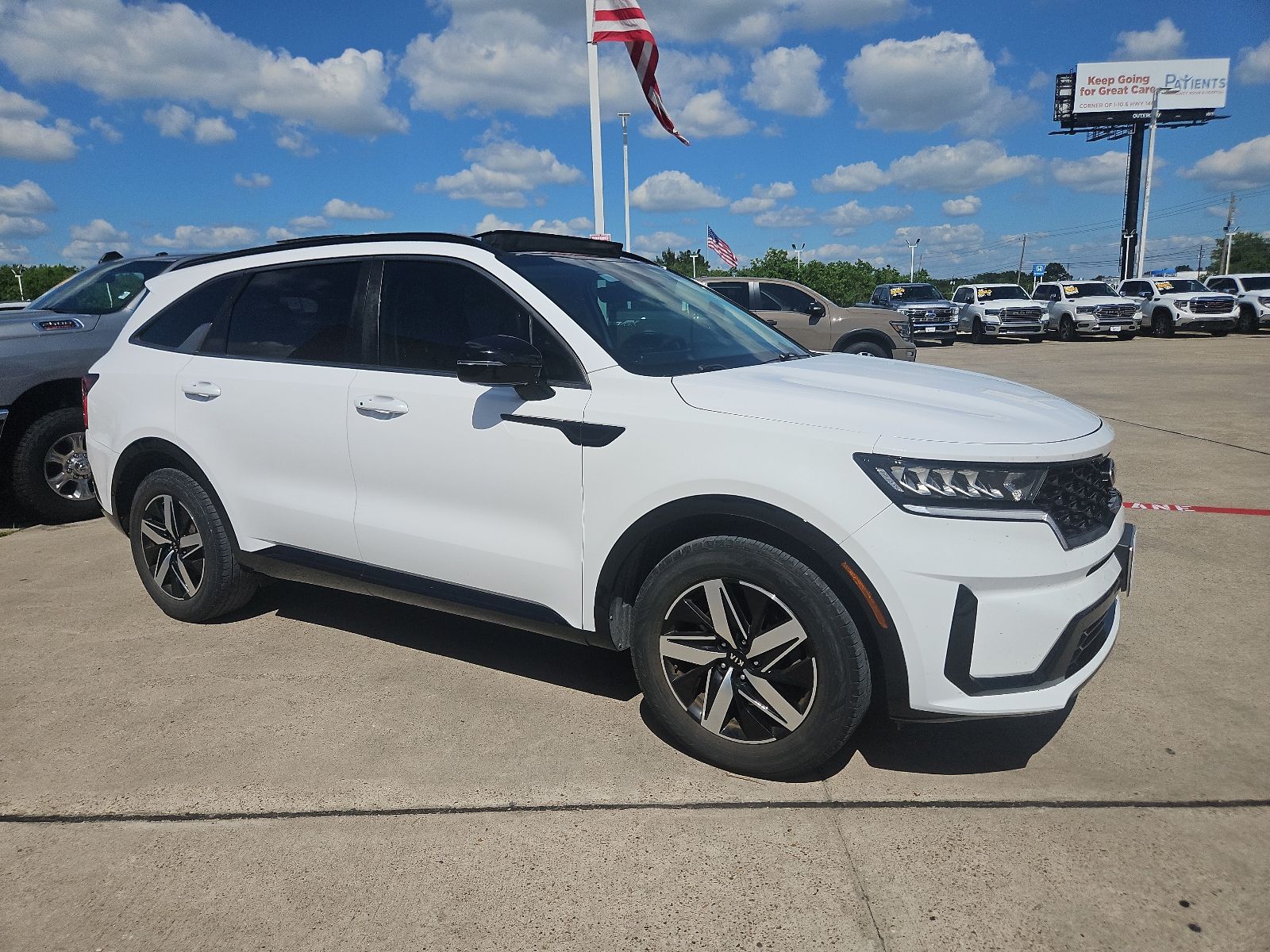 2021 Kia Sorento S White at North Houston Mitsubishi