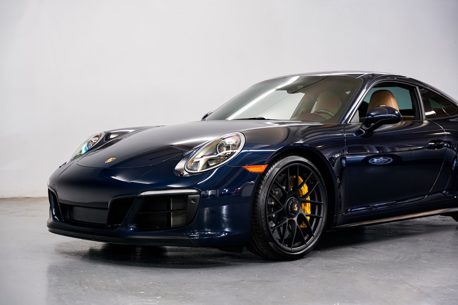 2018 Porsche 911 Carrera GTS — photo 30