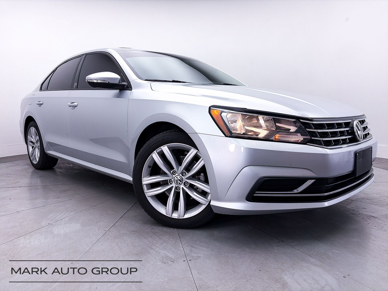 2019 Volkswagen Passat 2.0T Wolfsburg