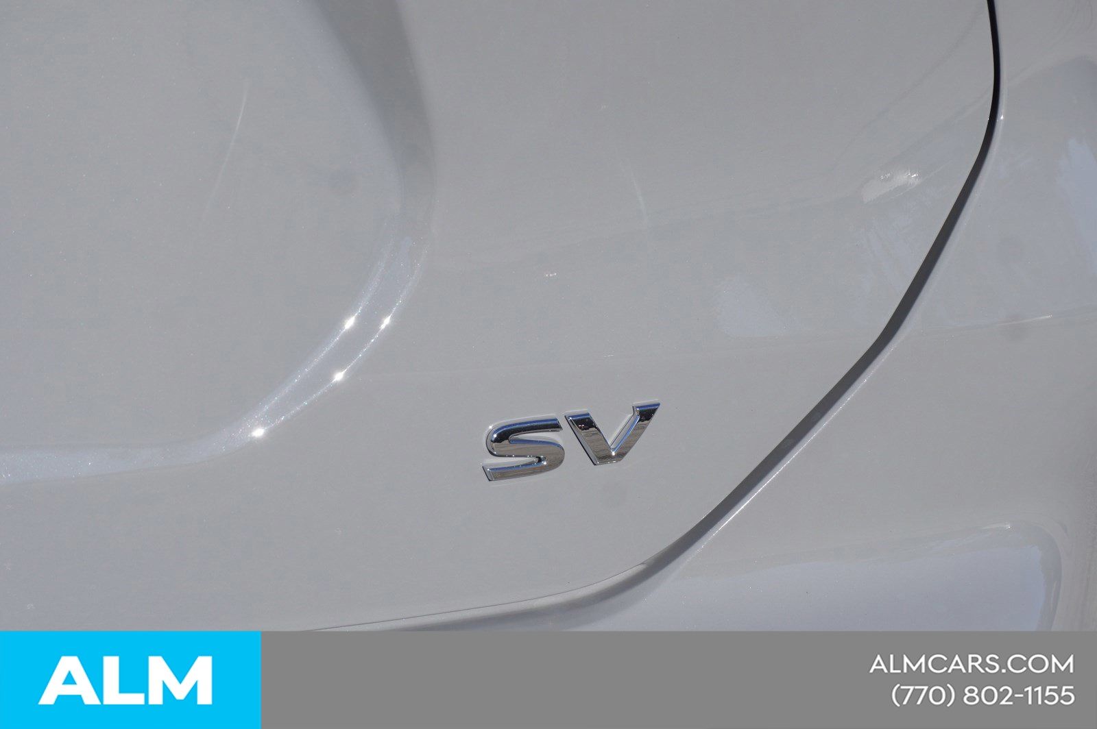 Used 2024 Gray Nissan SV image 9