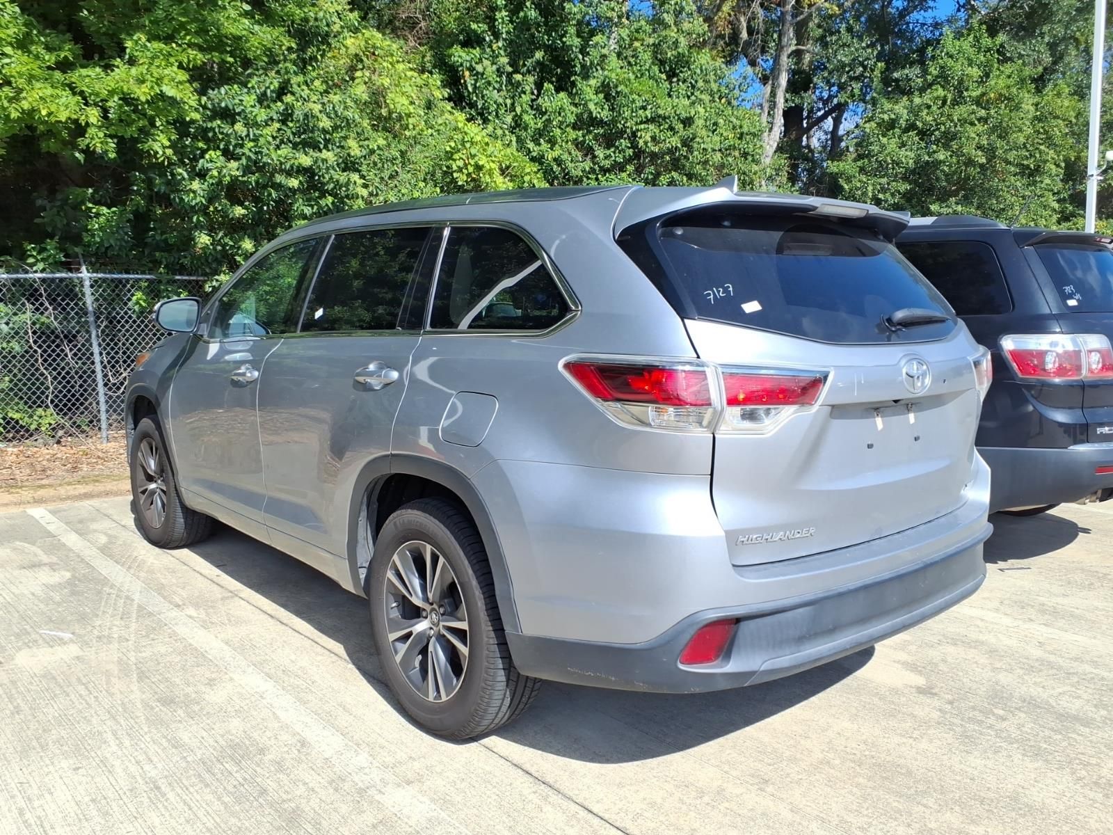 2016 Toyota Highlander XLE V6 Silver at Toyota of Victoria
