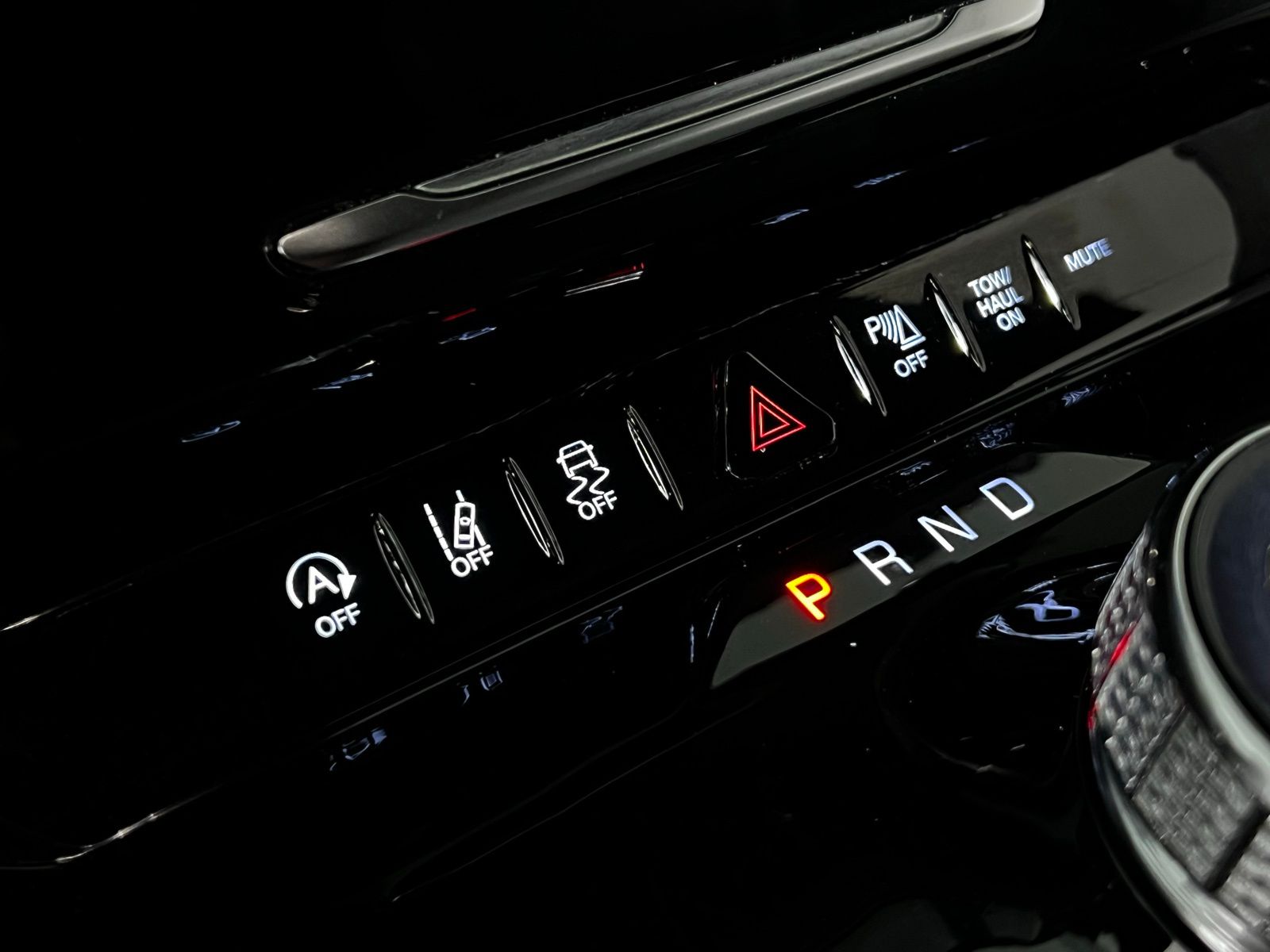 Thumbnail: 2024 Jeep Wagoneer - 23