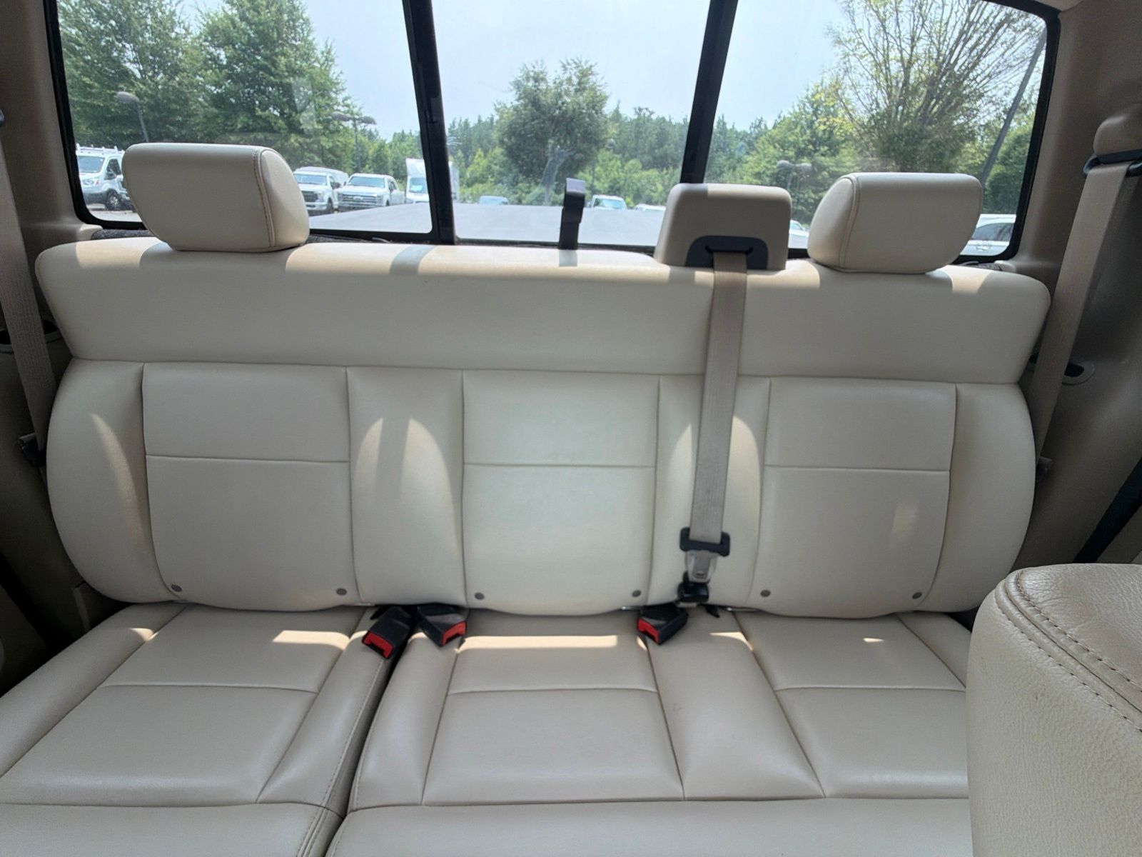 Used 2004  Ford Lariat image 27