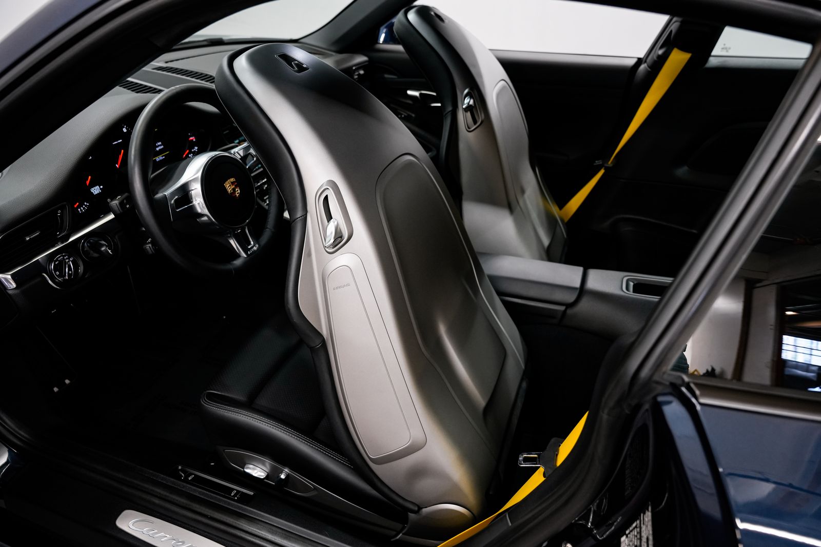 2014 Porsche 911 Carrera 4 — photo 17