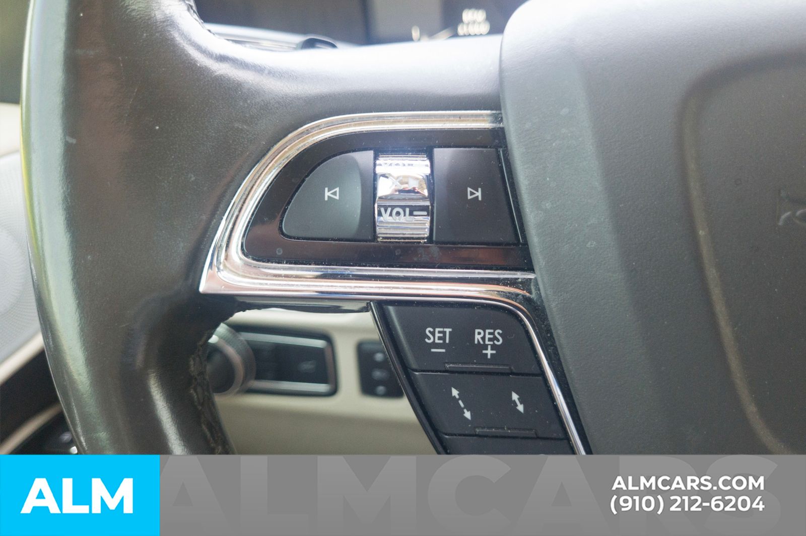 Used 2021 Black Lincoln Reserve image 12