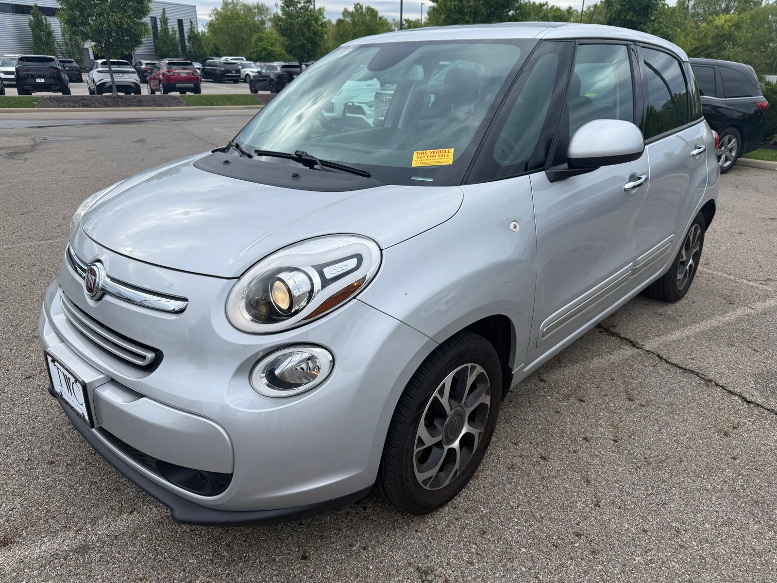 Bianco (White) 2014 FIAT 500L Lounge Hatchback Front-Wheel Drive 6-Speed Automatic