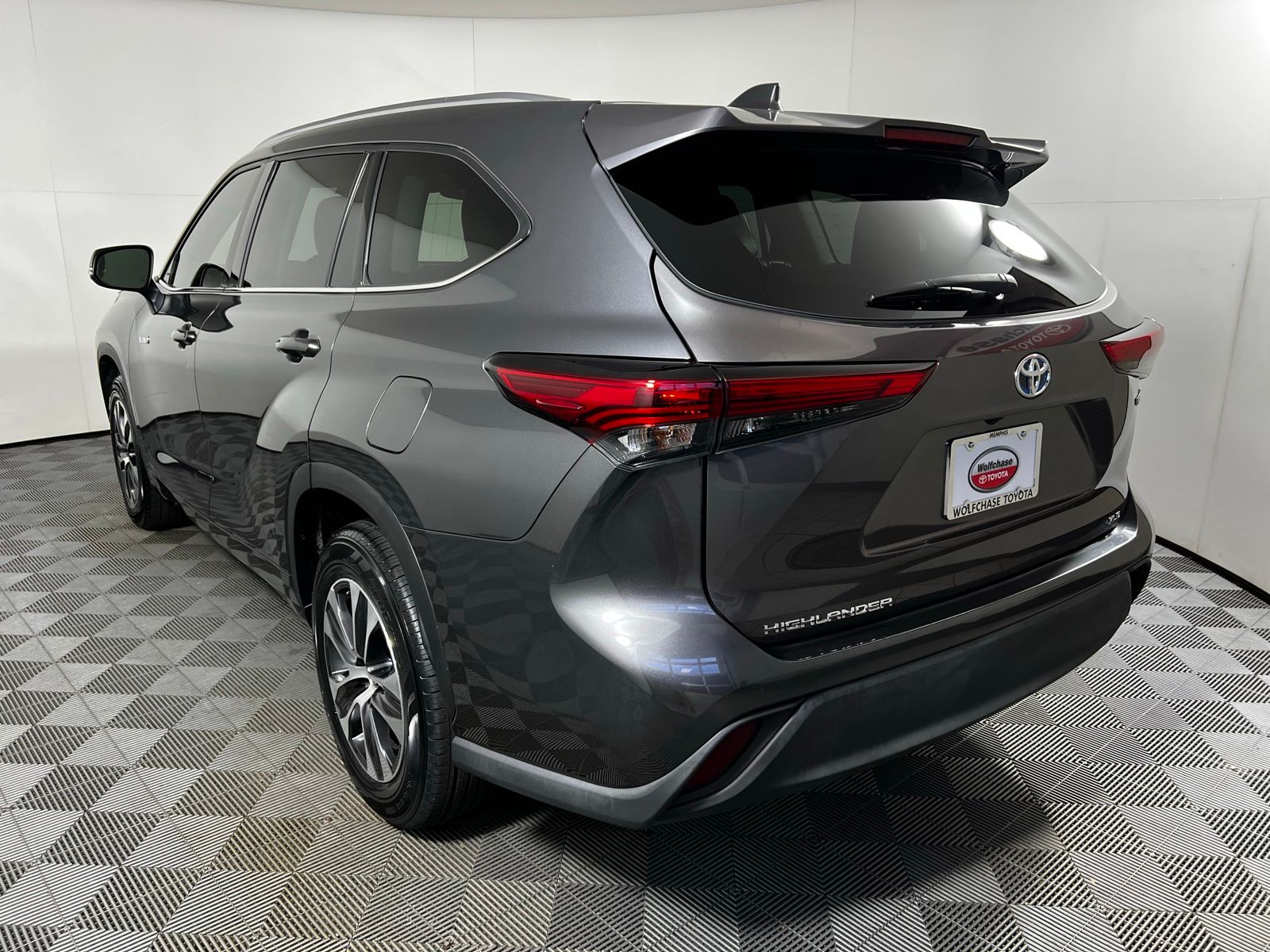 Thumbnail: 2021 Toyota Highlander - 7