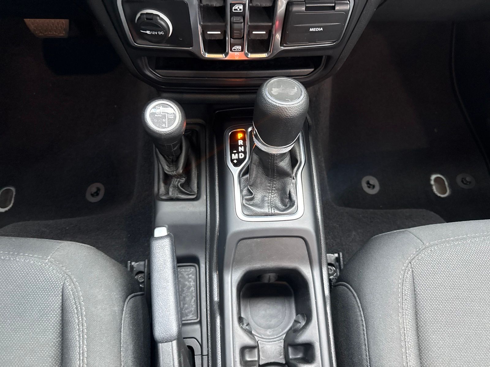 Used 2023  Jeep Sport image 15