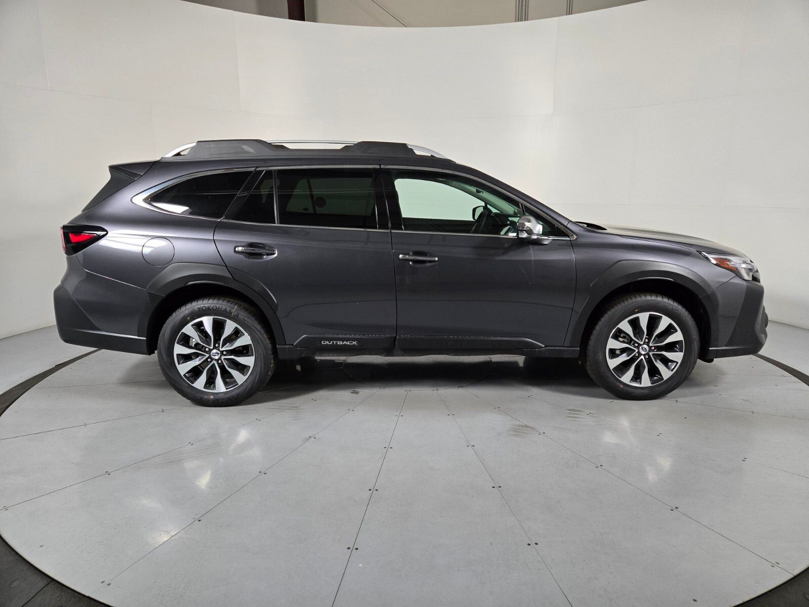 2025 Subaru Outback Touring 3