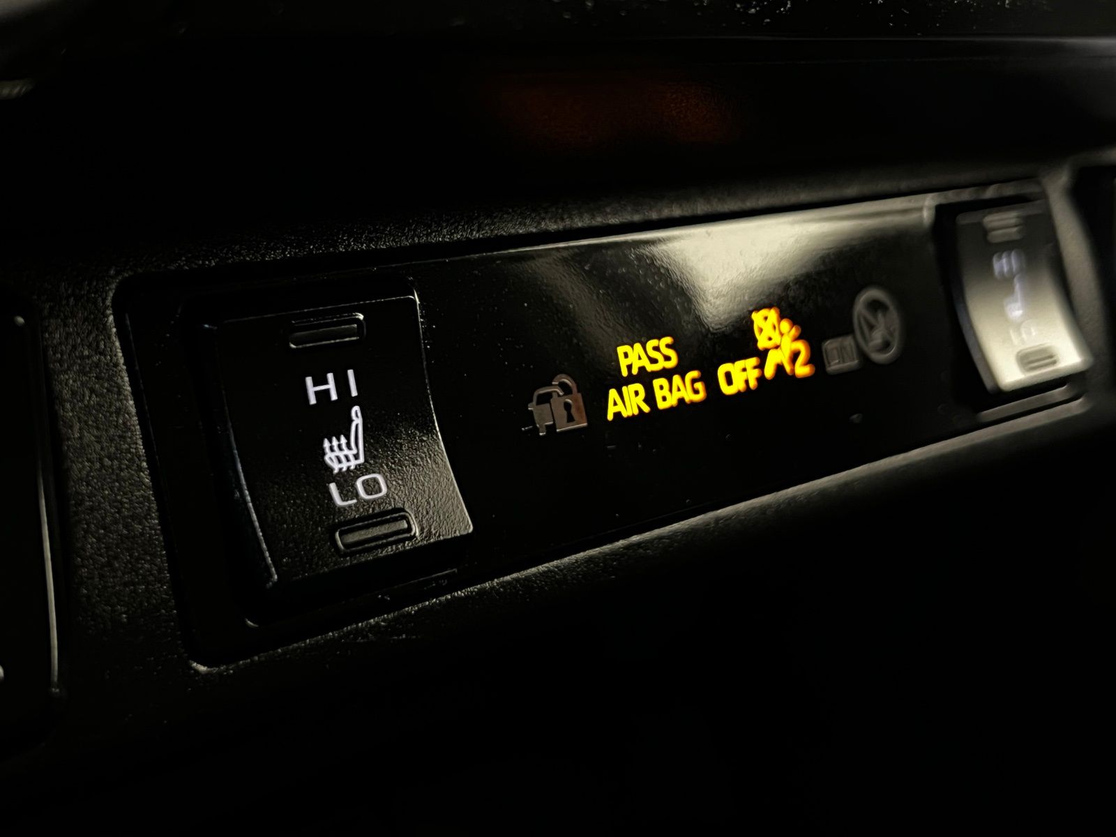 Thumbnail: 2024 Toyota RAV4 - 20