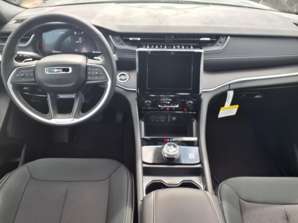 2025 Jeep Grand Cherokee Laredo - 5