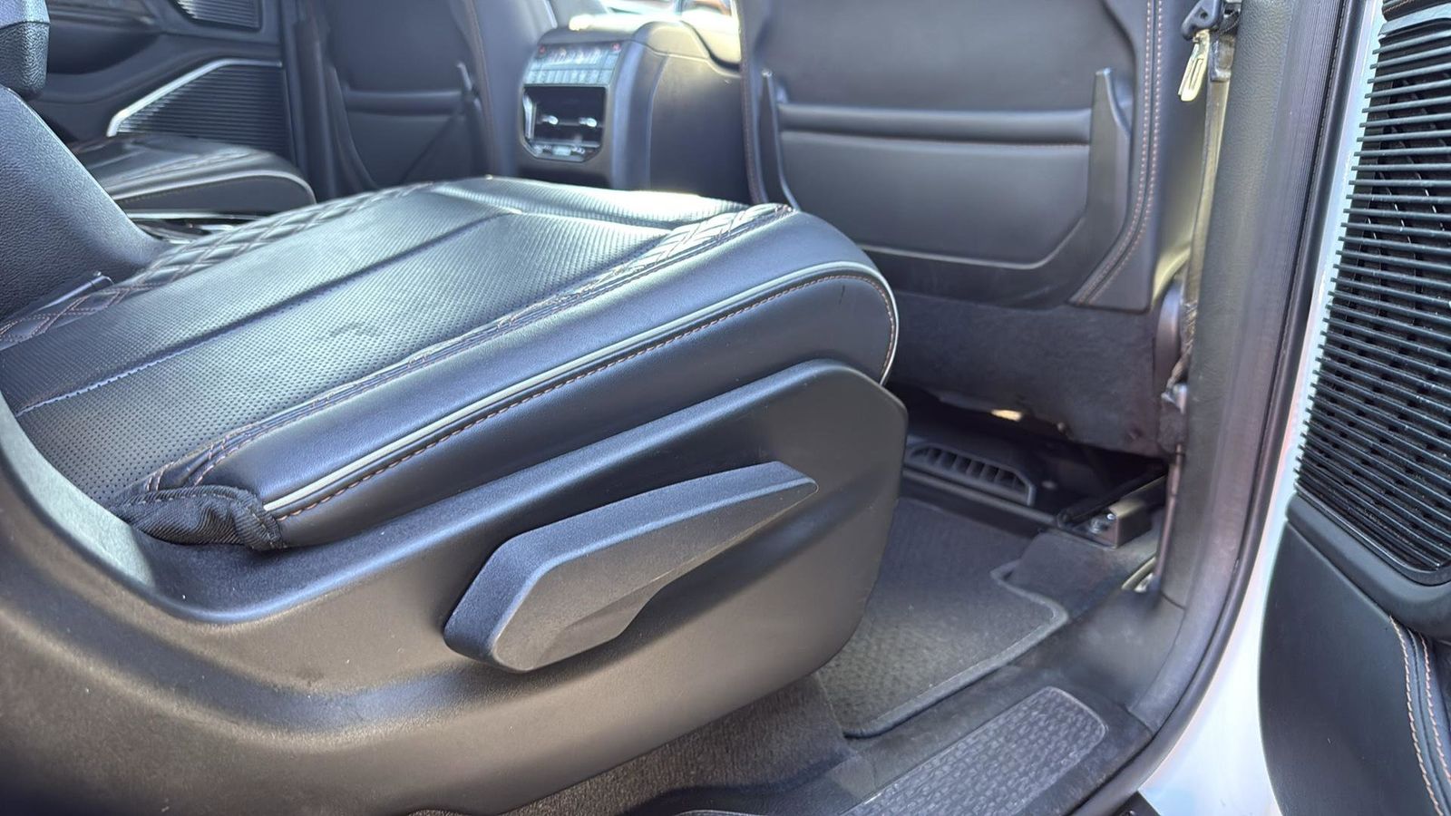 Used Car 2022 Jeep Grand Cherokee L  Summit For Sale Under $40,000 In Austin, Texas