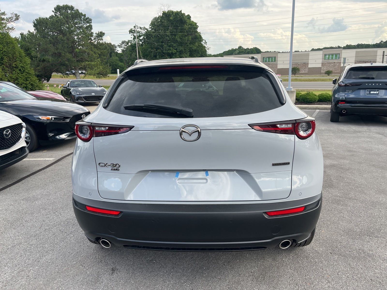 View vehicle photo 4