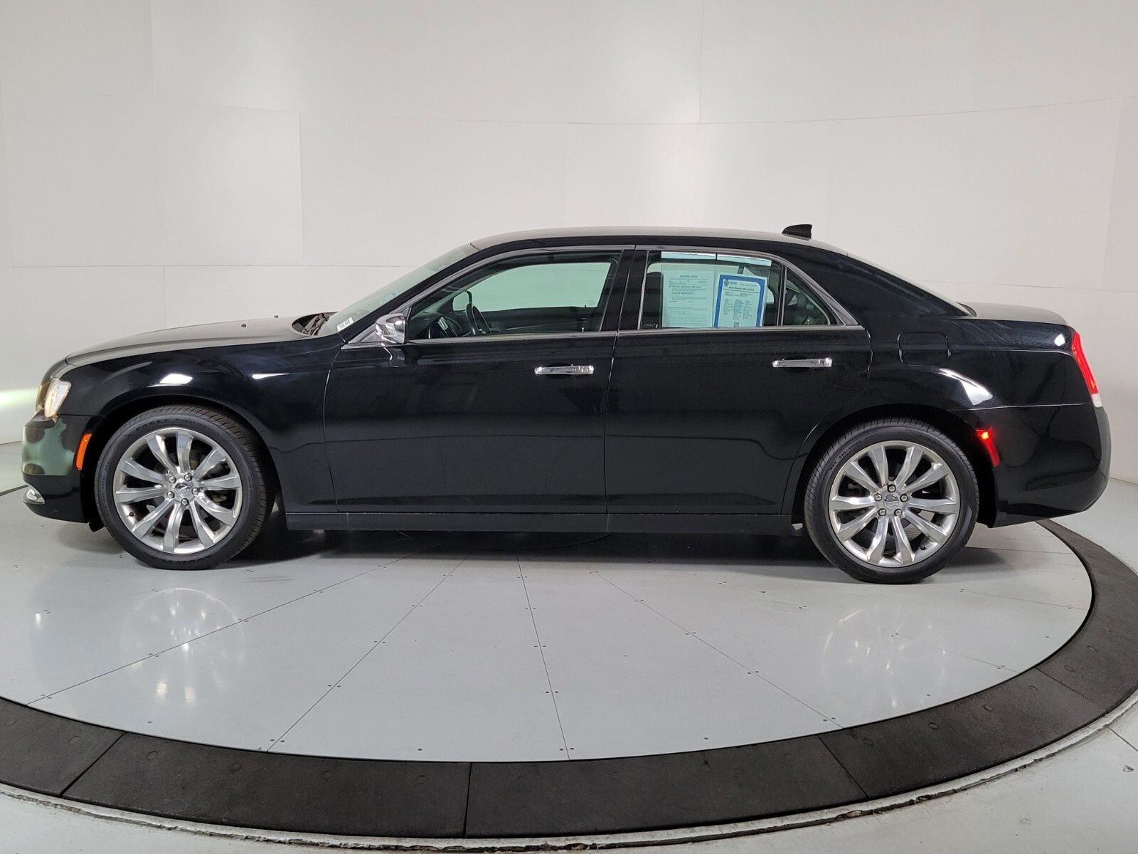 2018 Chrysler 300 Limited 7