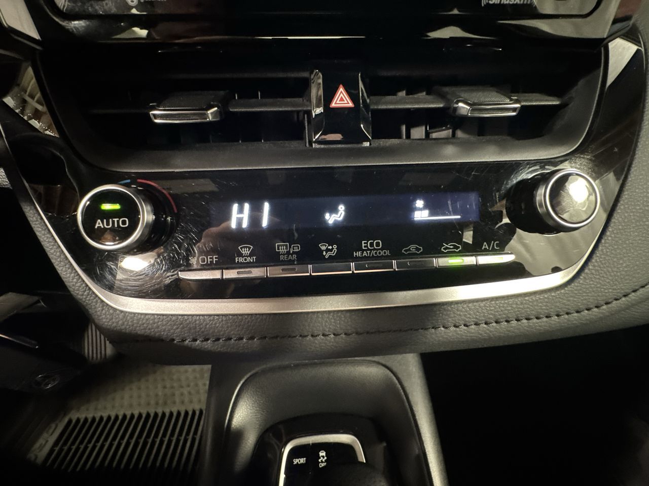 2022 Toyota Corolla SE photo 21