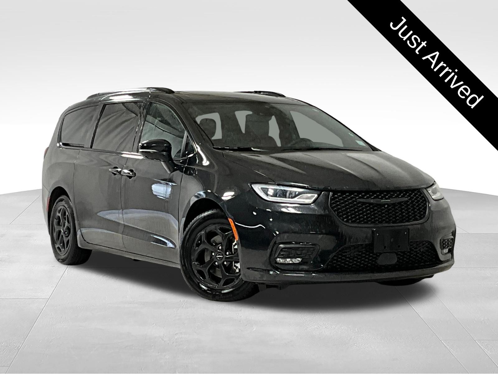  2024 Chrysler Pacifica Hybrid Premium S Appearance FWD   