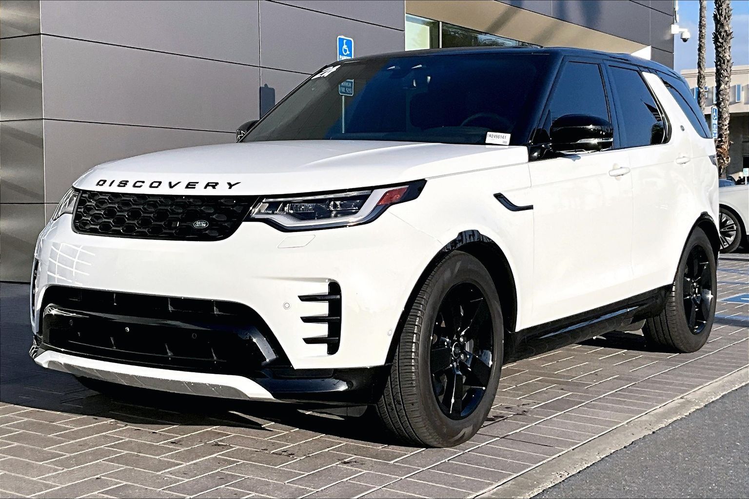 2024 Land Rover Discovery P360 Dynamic SE AWD