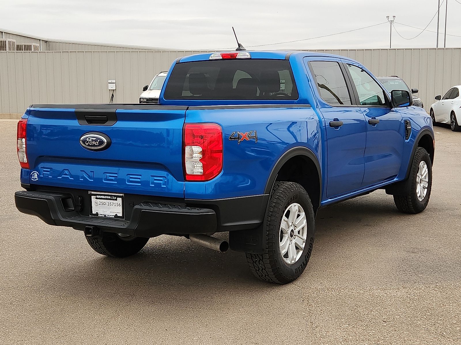 View vehicle photo 4