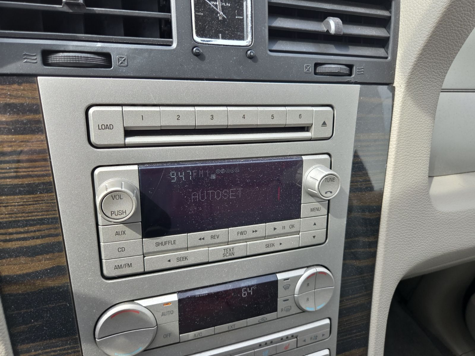 used 2009 Lincoln Navigator car, priced at $6,900