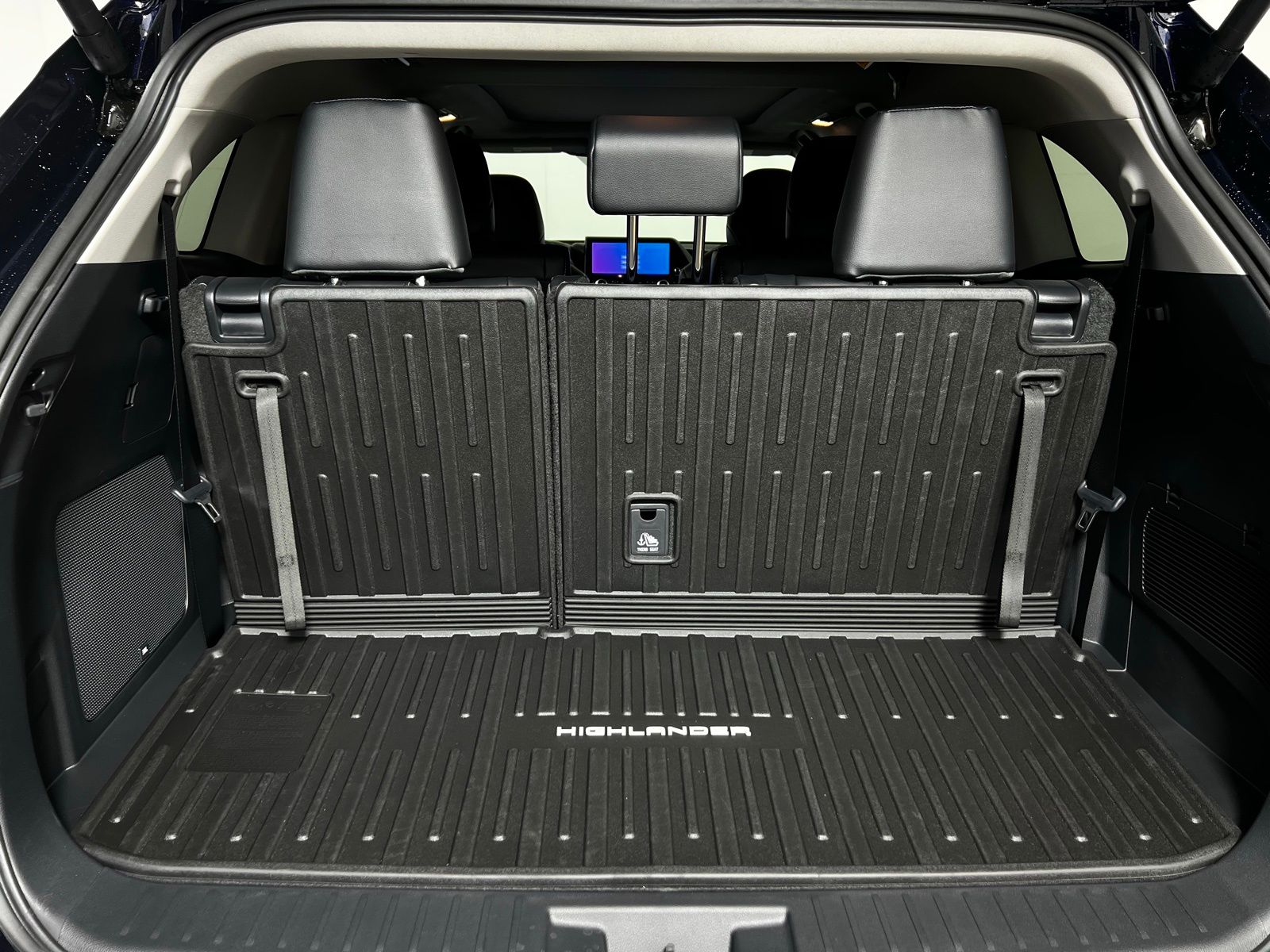 Thumbnail: 2026 Toyota Highlander - 27