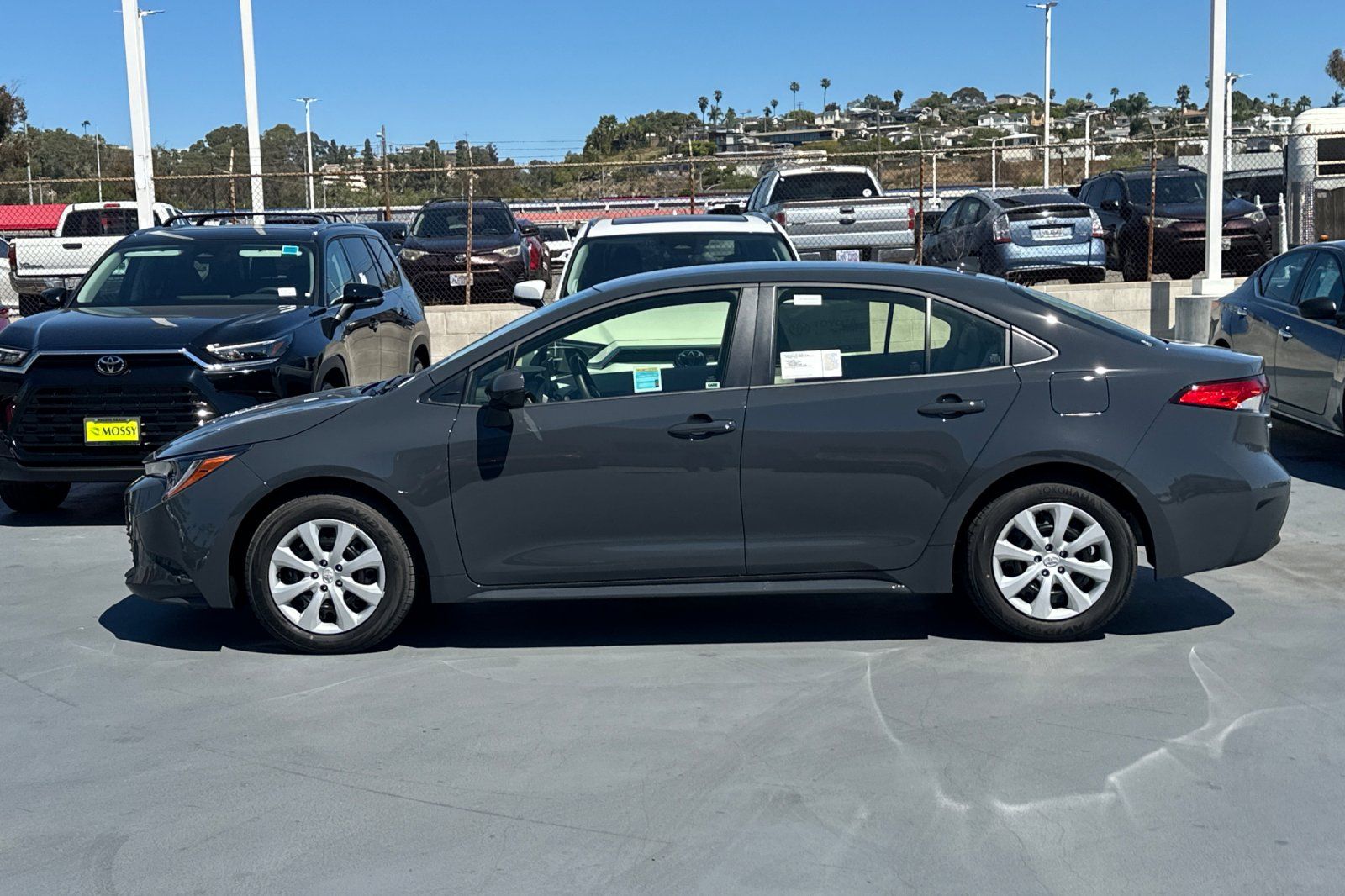 View vehicle photo 7