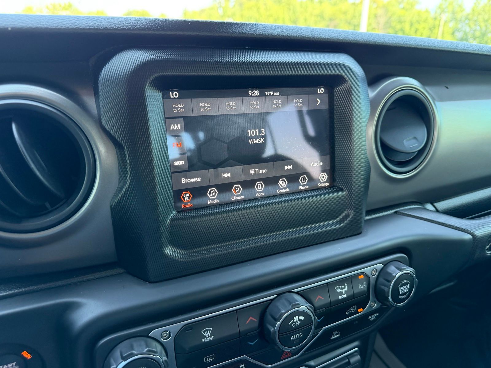2022 Jeep Gladiator image 18