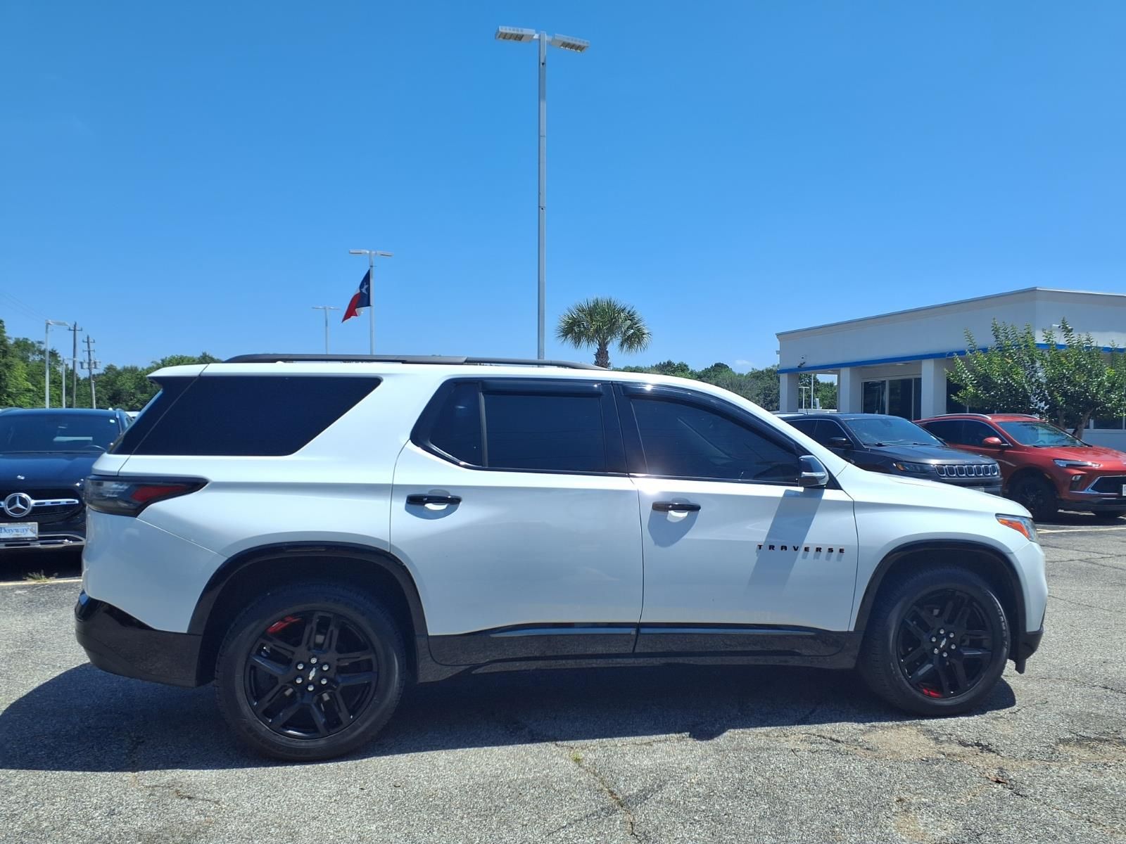 2019 Chevrolet Traverse Premier White at Community Honda