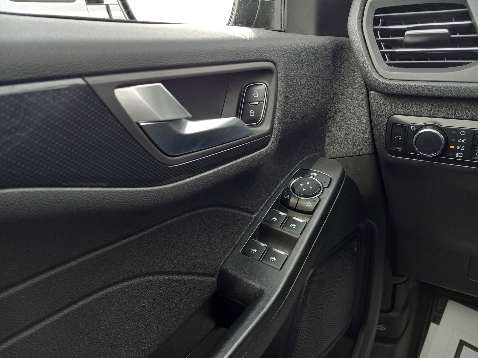 2024 Ford Escape image 27