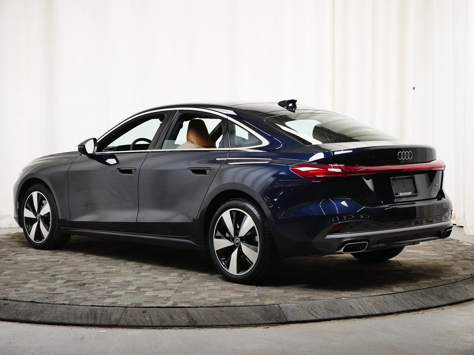 View vehicle photo 4