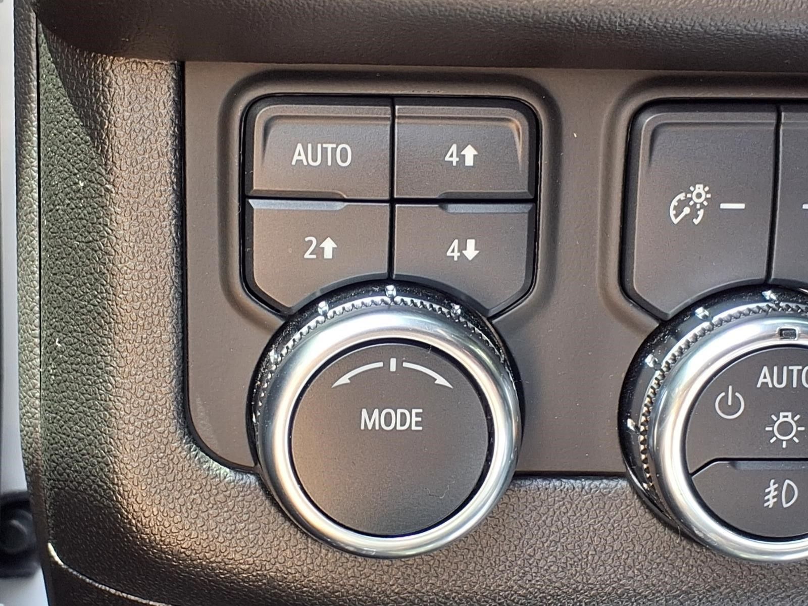 2025 GMC Yukon AT4 White at Big Star Buick GMC