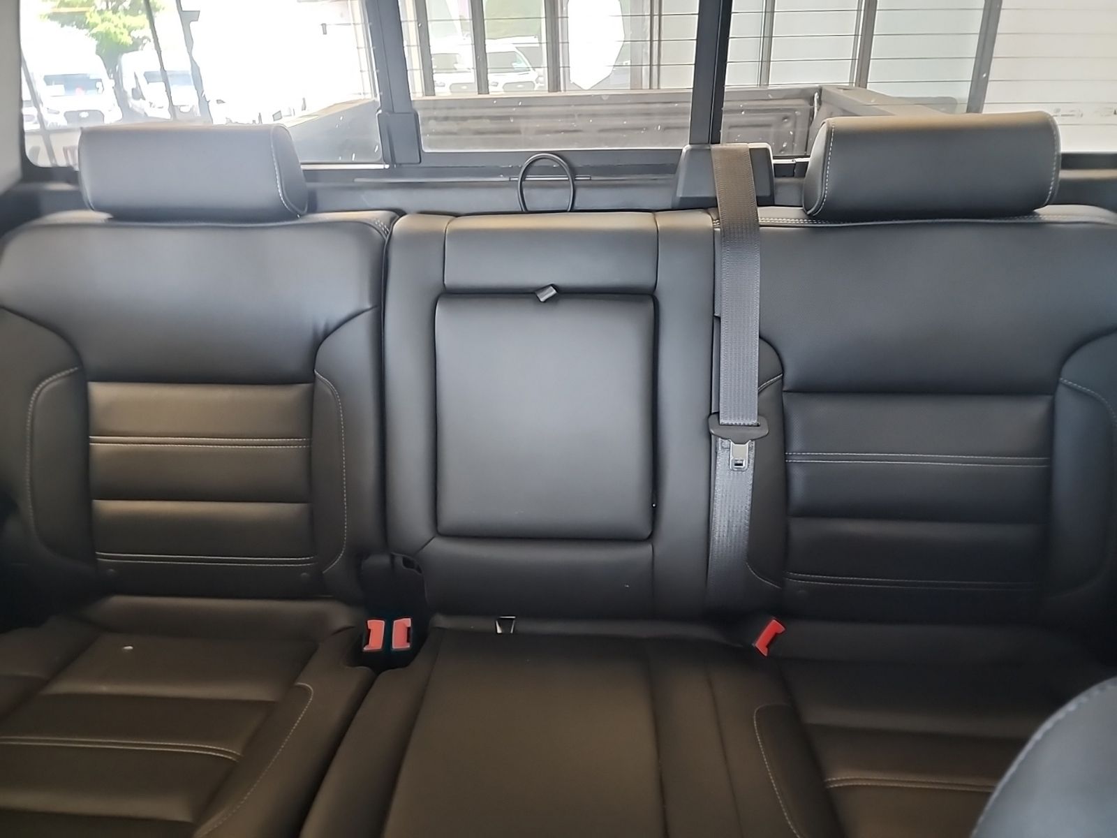 Used 2018 Onyx Black GMC Denali image 31