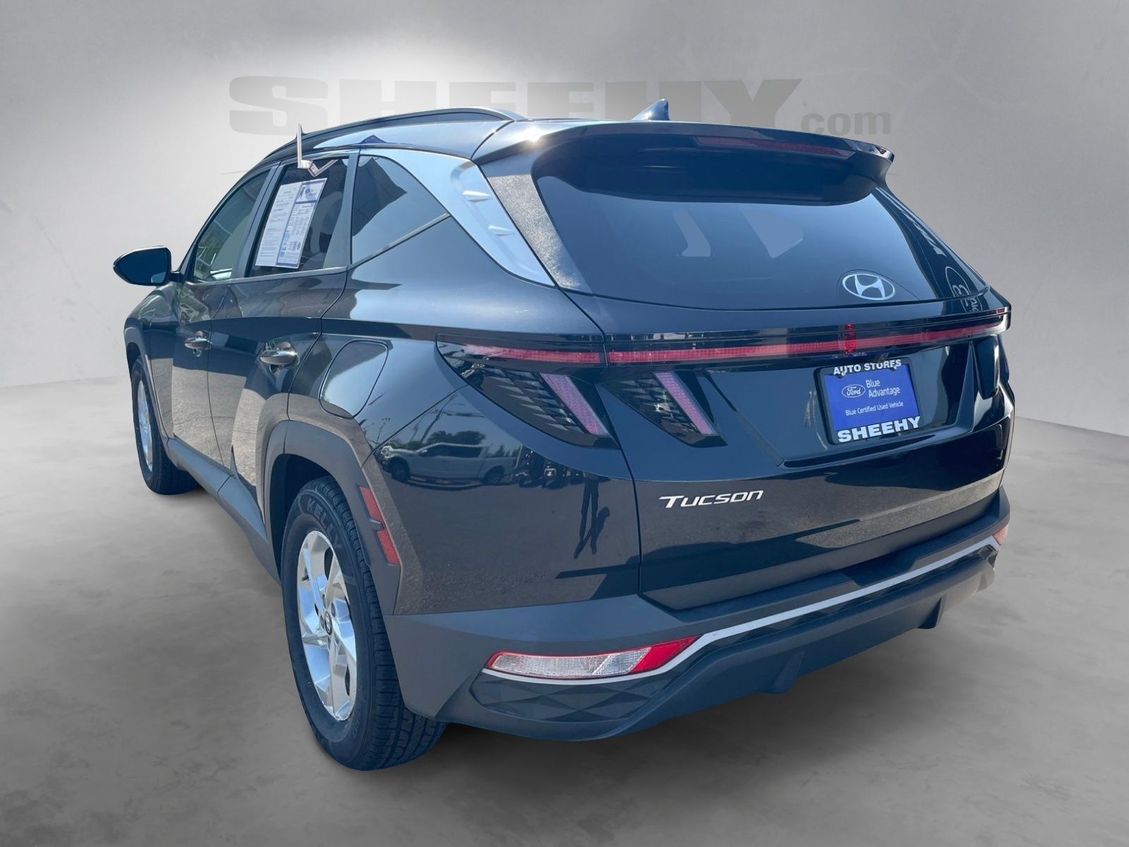 Used 2023 Phantom Black Hyundai SEL image 13