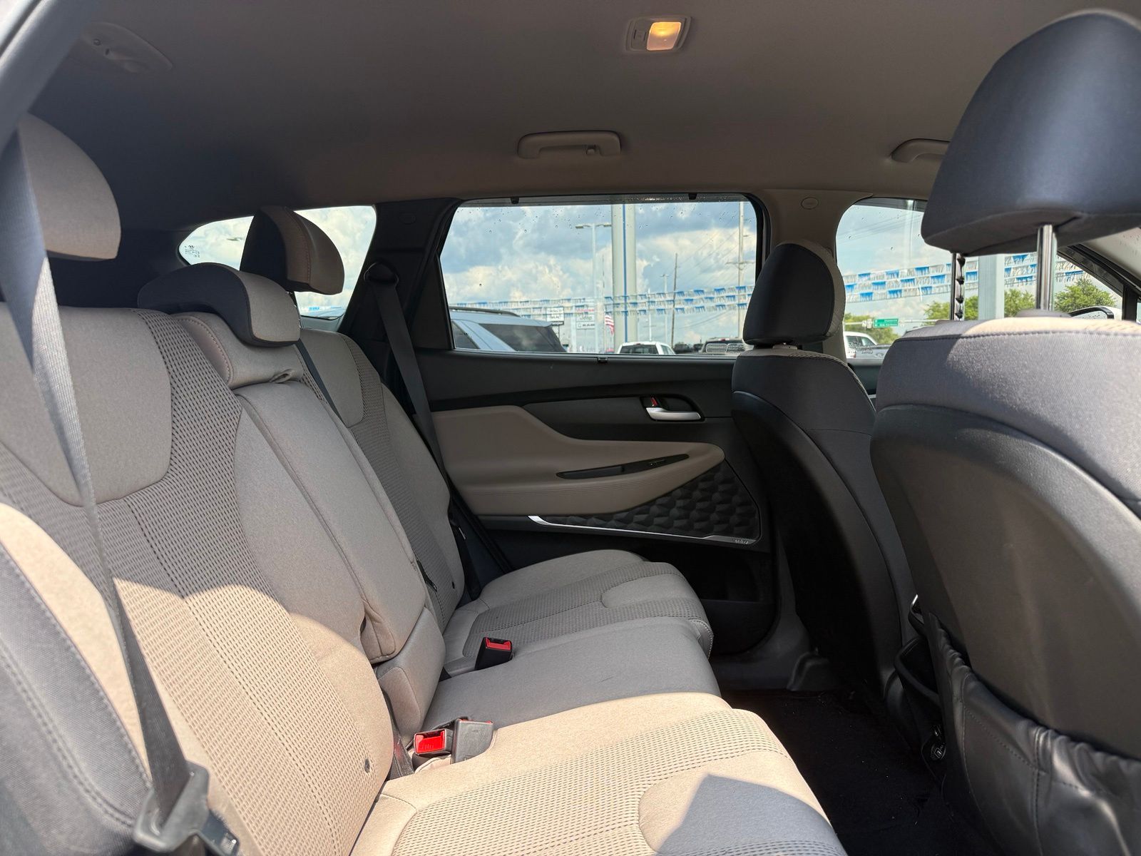 2020 Hyundai Santa Fe image 16