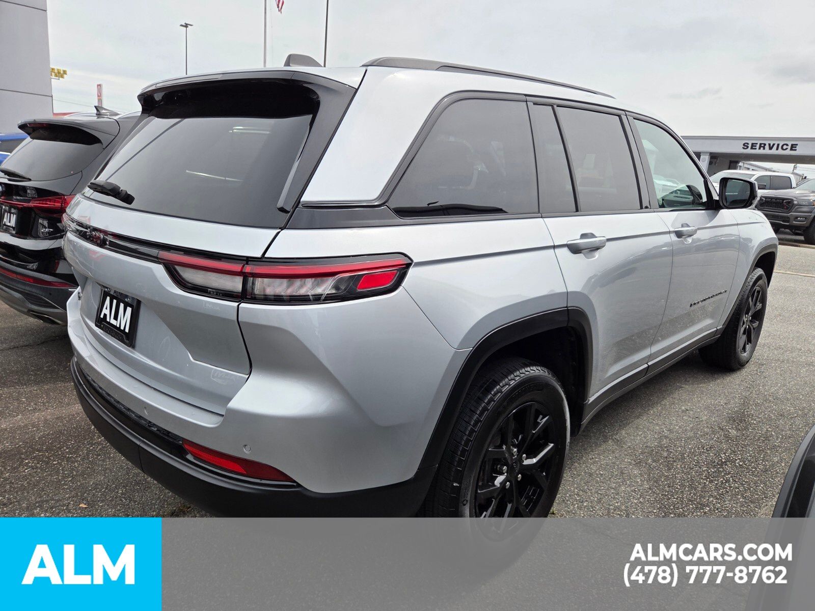 Used 2025 Silver Jeep Altitude image 12