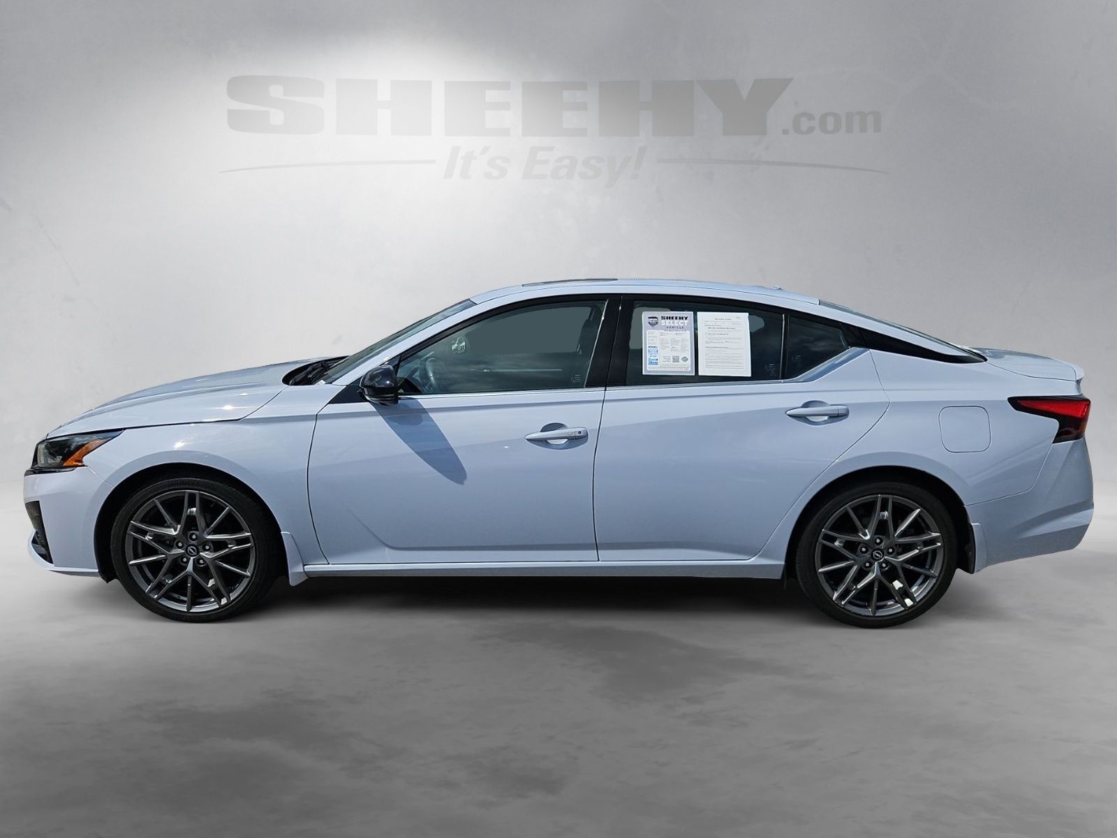 Used 2023 Gray Nissan 2.0 SR image 16