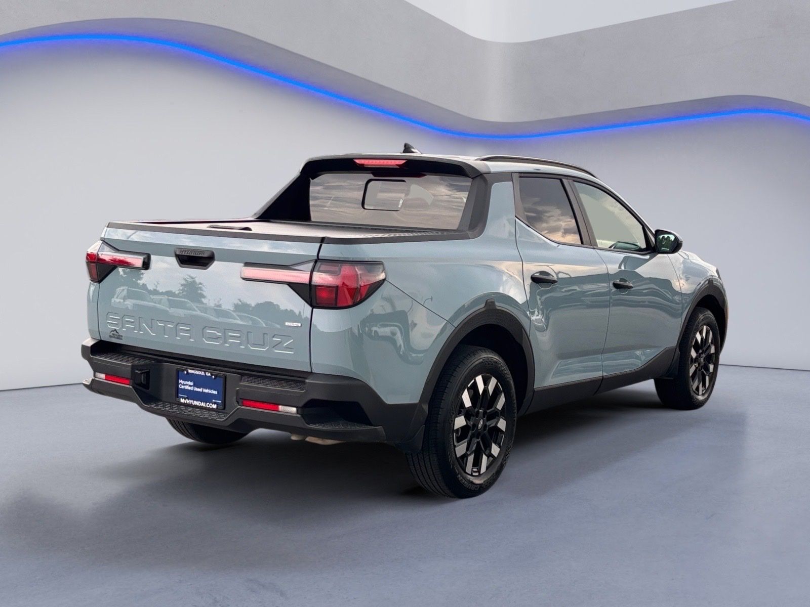 View vehicle photo 6