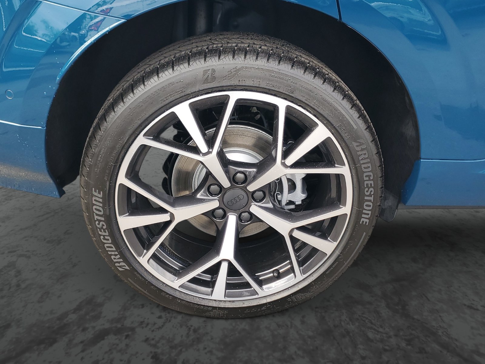Vehicle photo