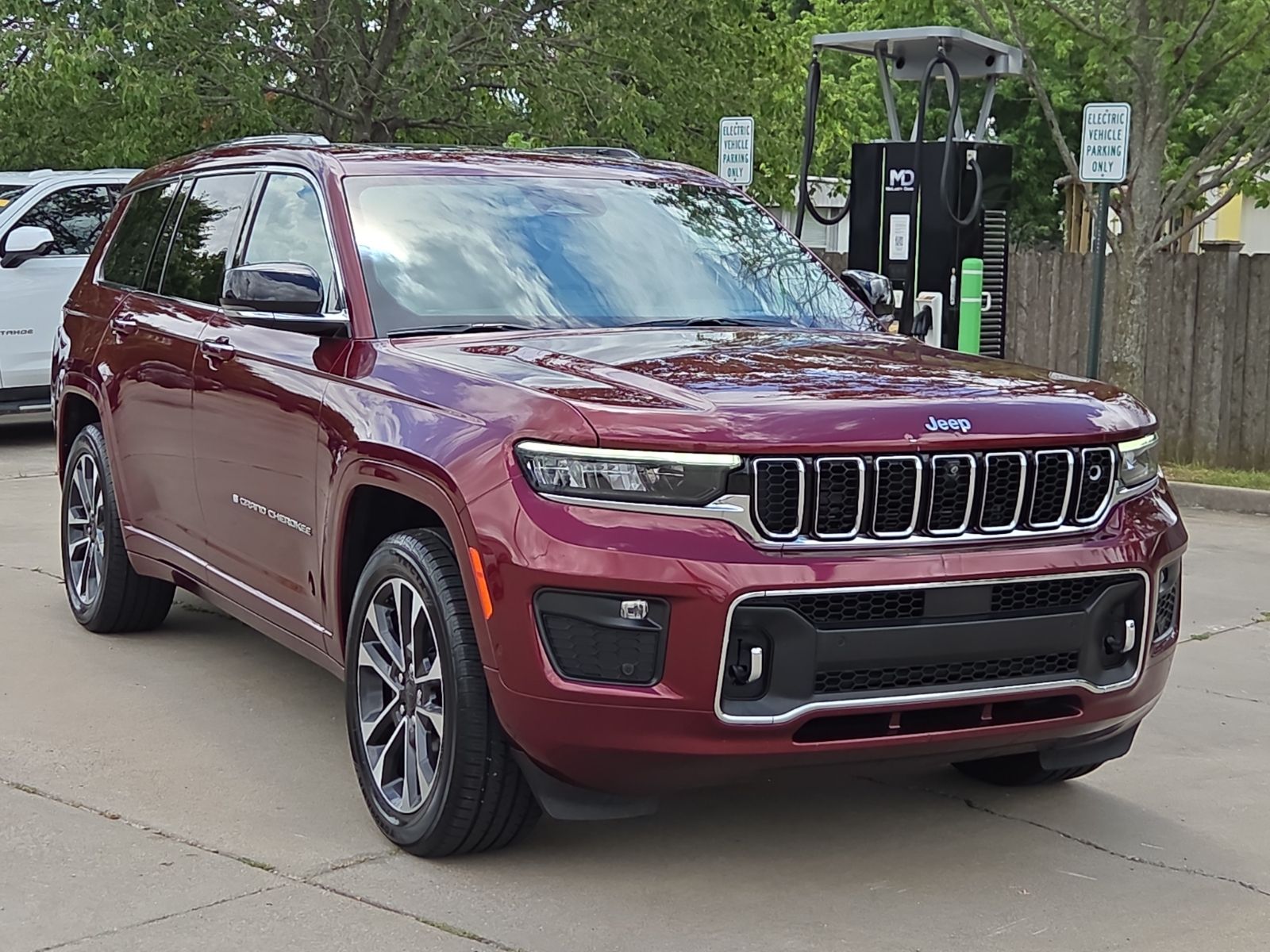 Velvet Red Pearlcoat 2022 Jeep Grand Cherokee L SUV / Crossover Four-Wheel Drive 8-Speed Automatic