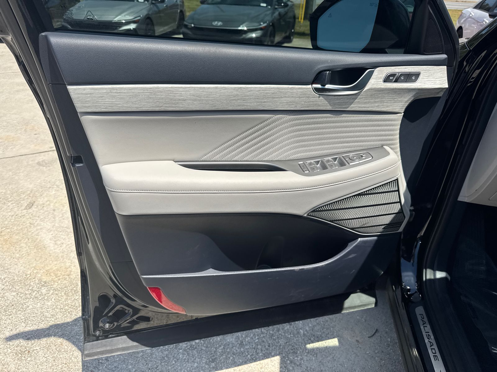 Used 2025 Black Hyundai Calligraphy image 10