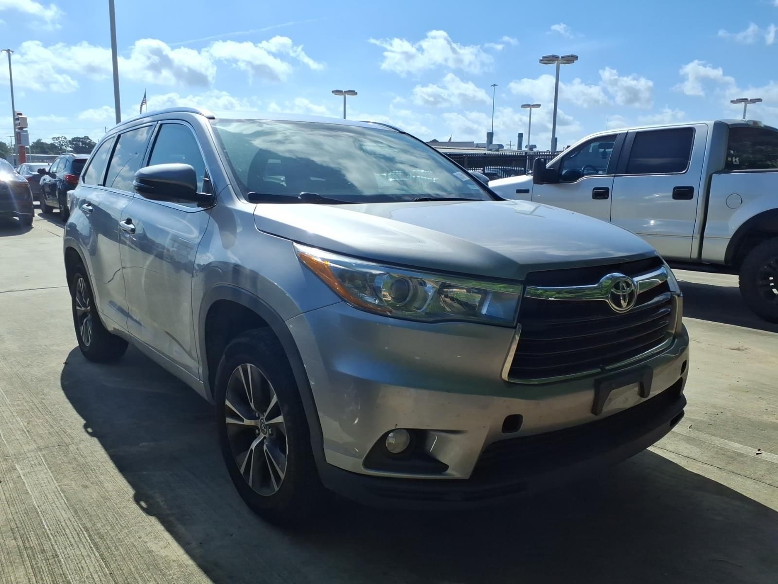 2016 Toyota Highlander XLE V6 Silver at Toyota of Victoria