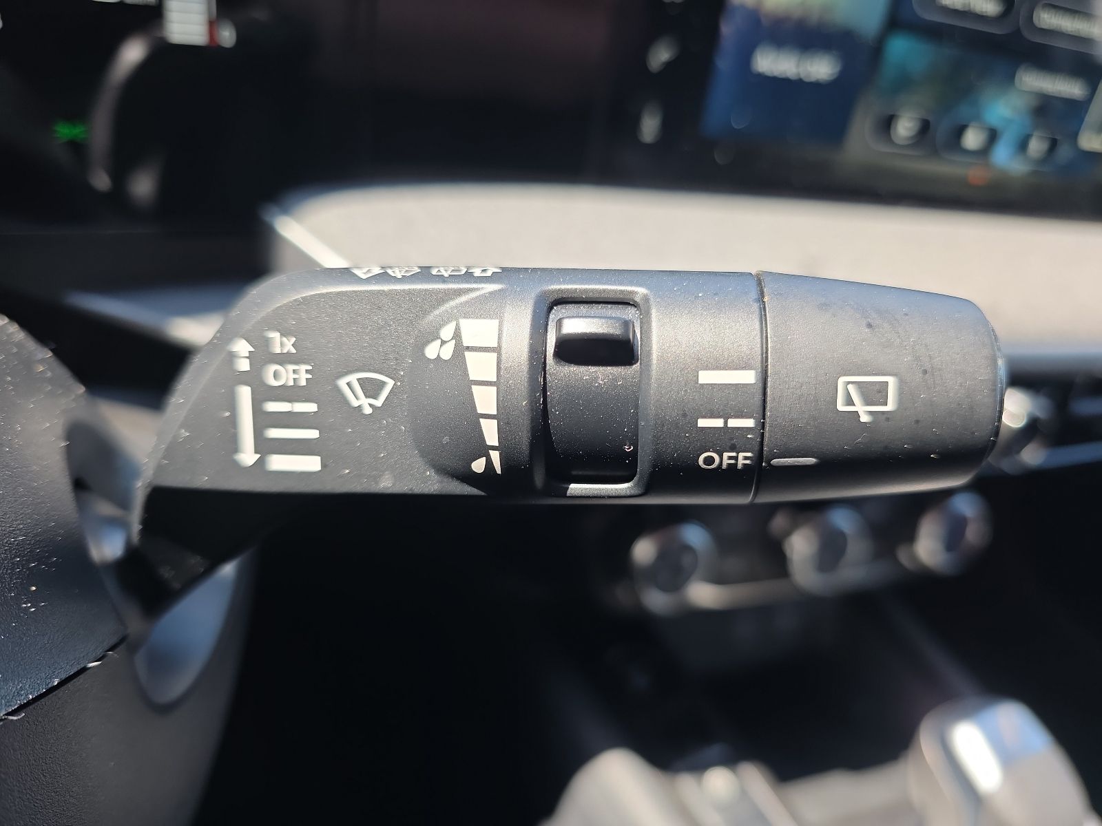 Used 2025 White Nissan SV image 36