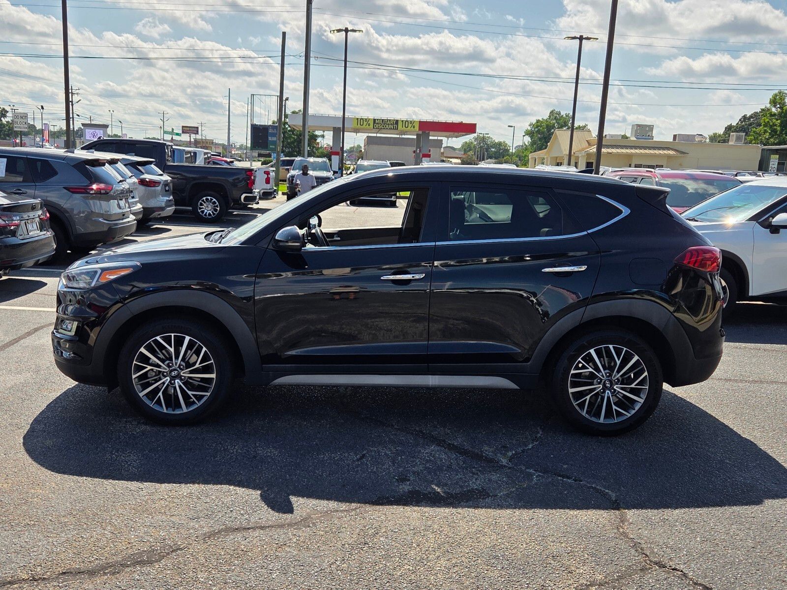 Used 2020 Black Noir Pearl Hyundai Limited image 4