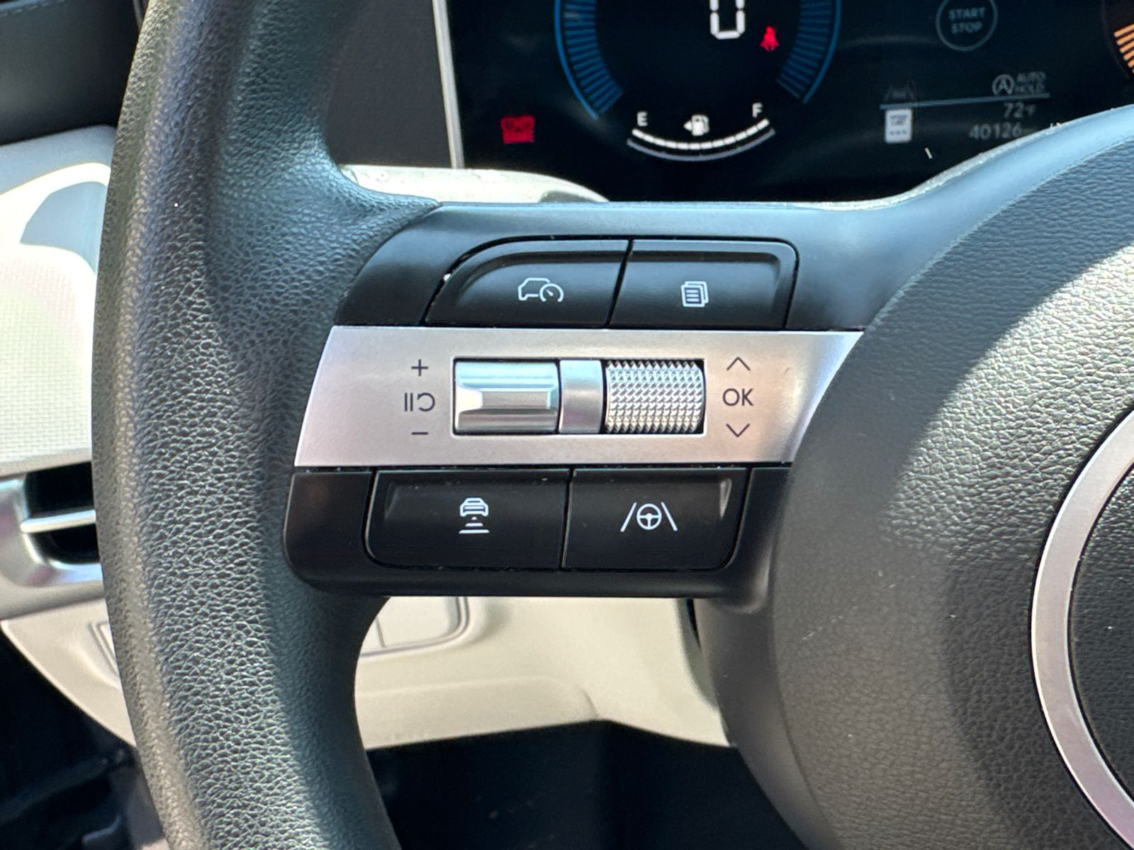 Used 2025 Gray Hyundai SEL image 26