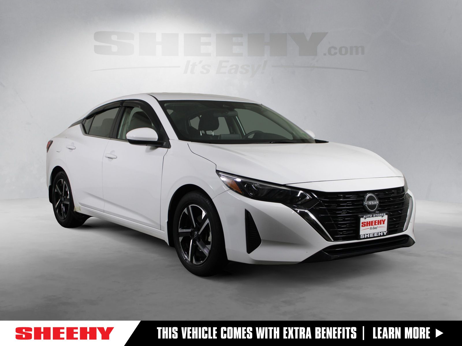 Pearl White 2021 Nissan Altima Sedan Front-Wheel Drive Continuously Variable Transmission