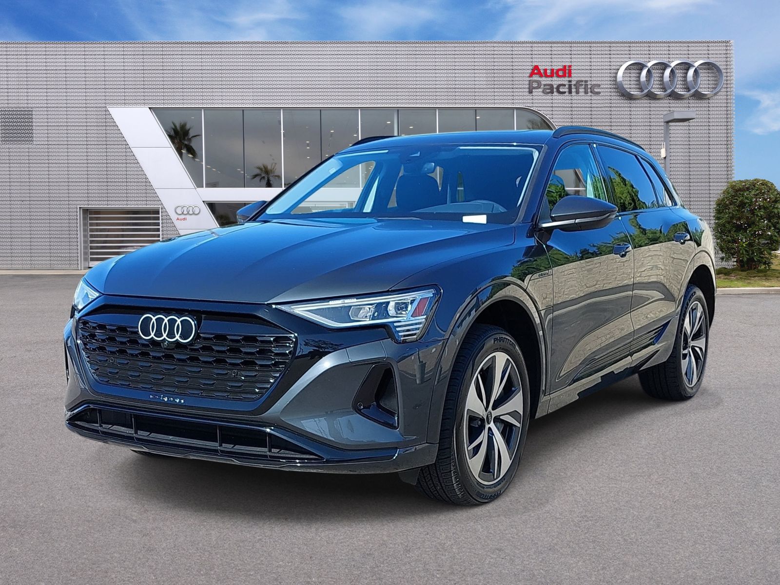 2024 Audi Q8 e-tron quattro Premium AWD