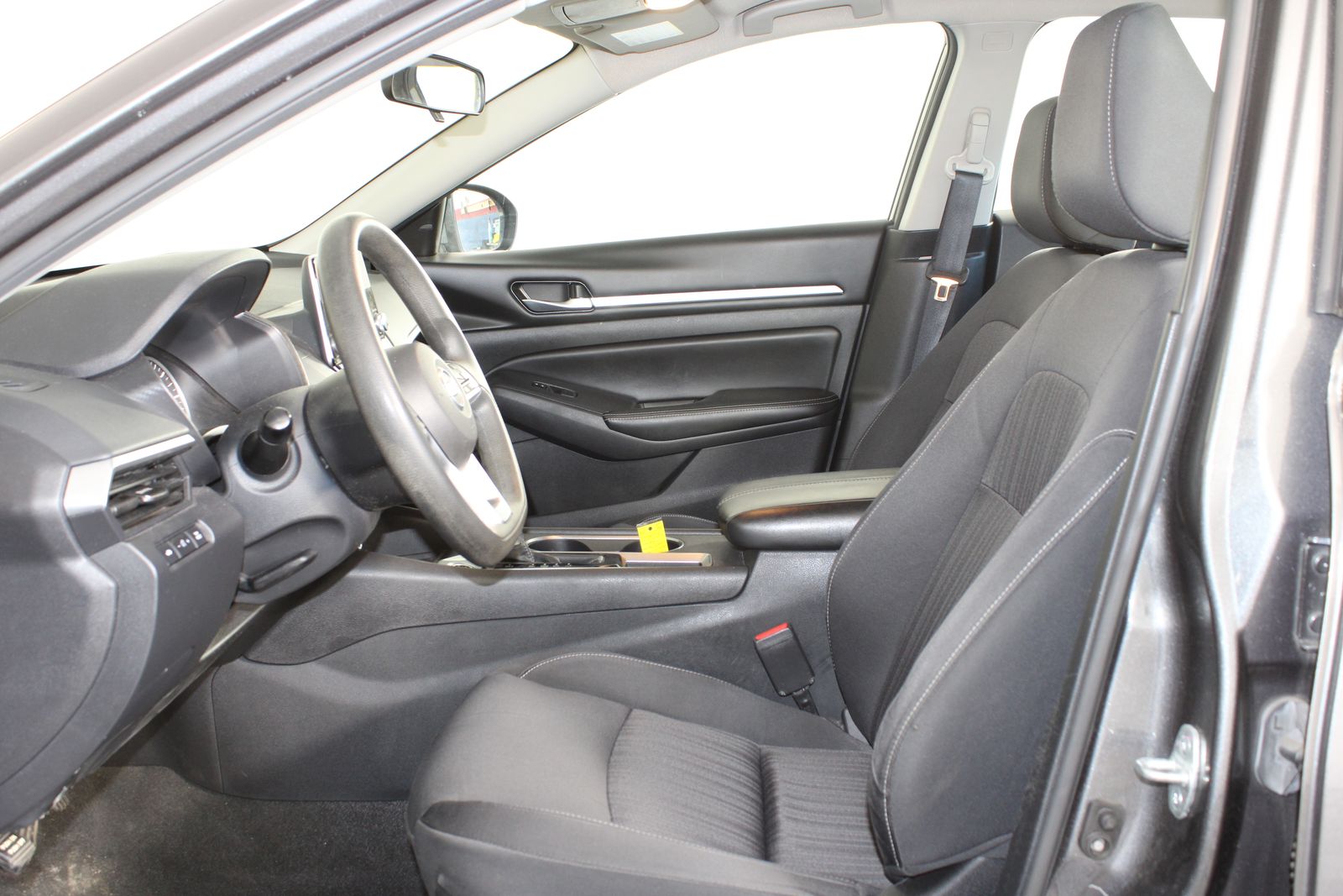 Used 2022 Gray Nissan 2.5 SV image 8